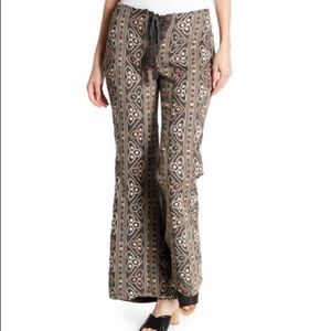Z&L Europe Embroidered Lace-up Pants. Size M.